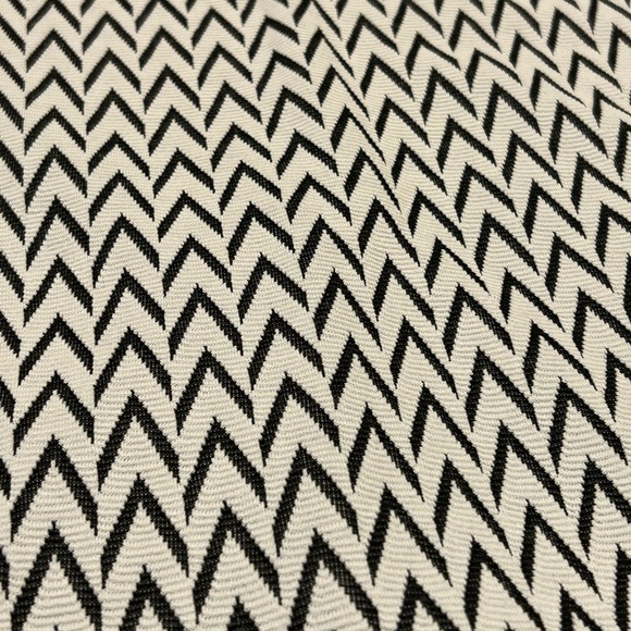 H&M | Black and White Pattern Dress | Size 0 - Picture 4 of 4